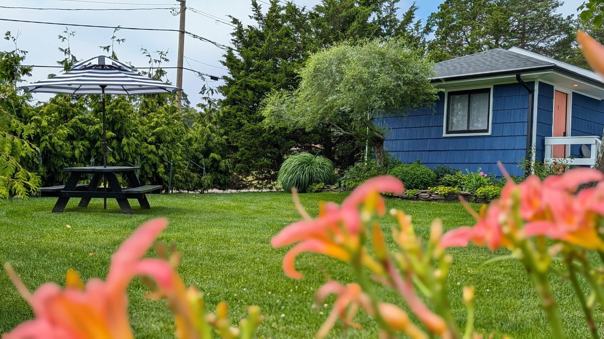Kayaks and paddleboards at Ocean View Terrace Inn bay beach